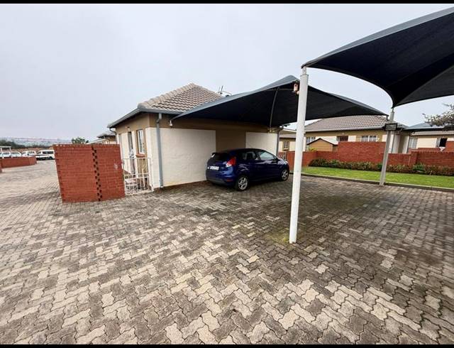 2 BEDROOM TOWNHOUSE FOR SALE IN THE REEDS